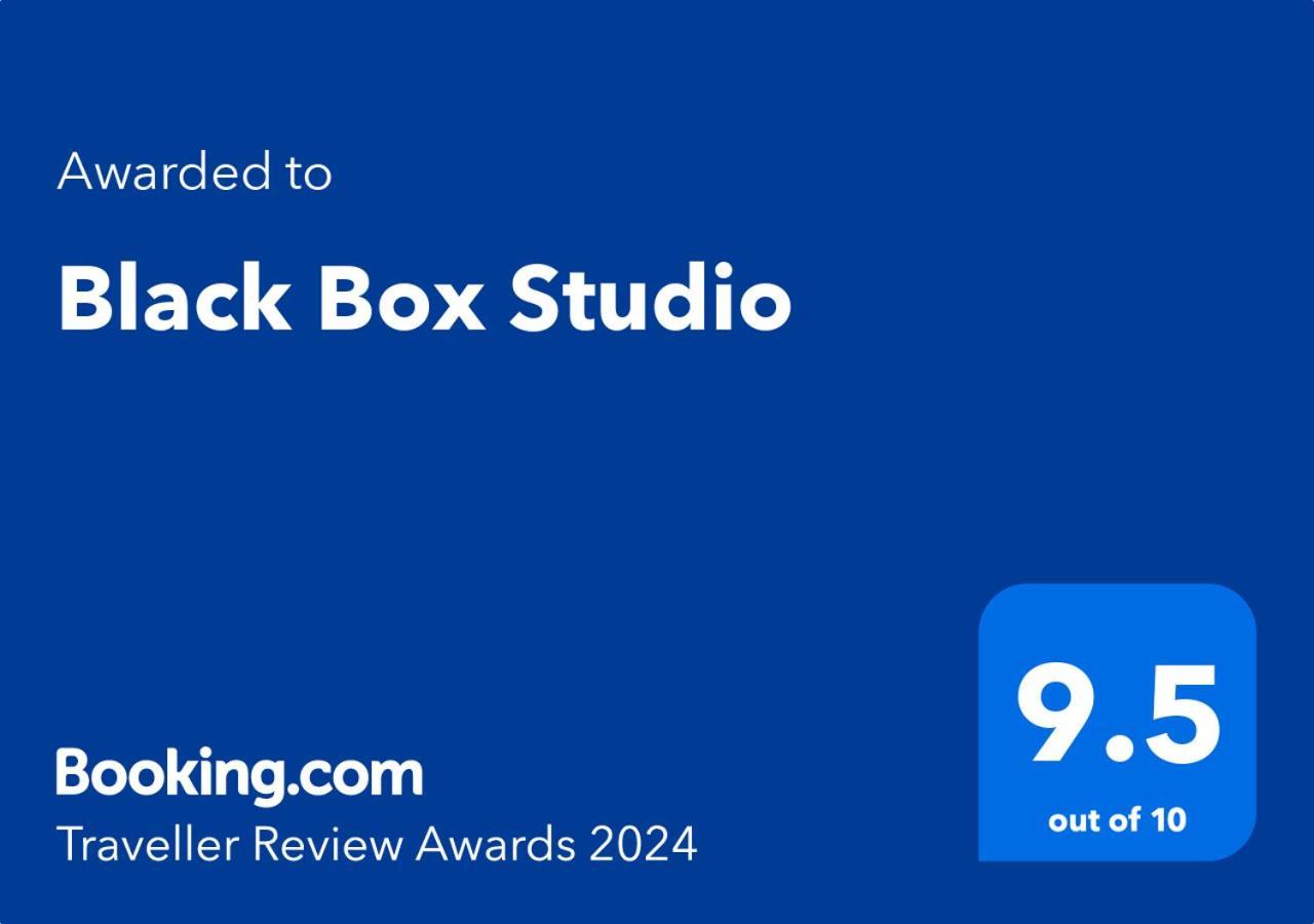 Black Box Studio 斯莫梁 外观 照片